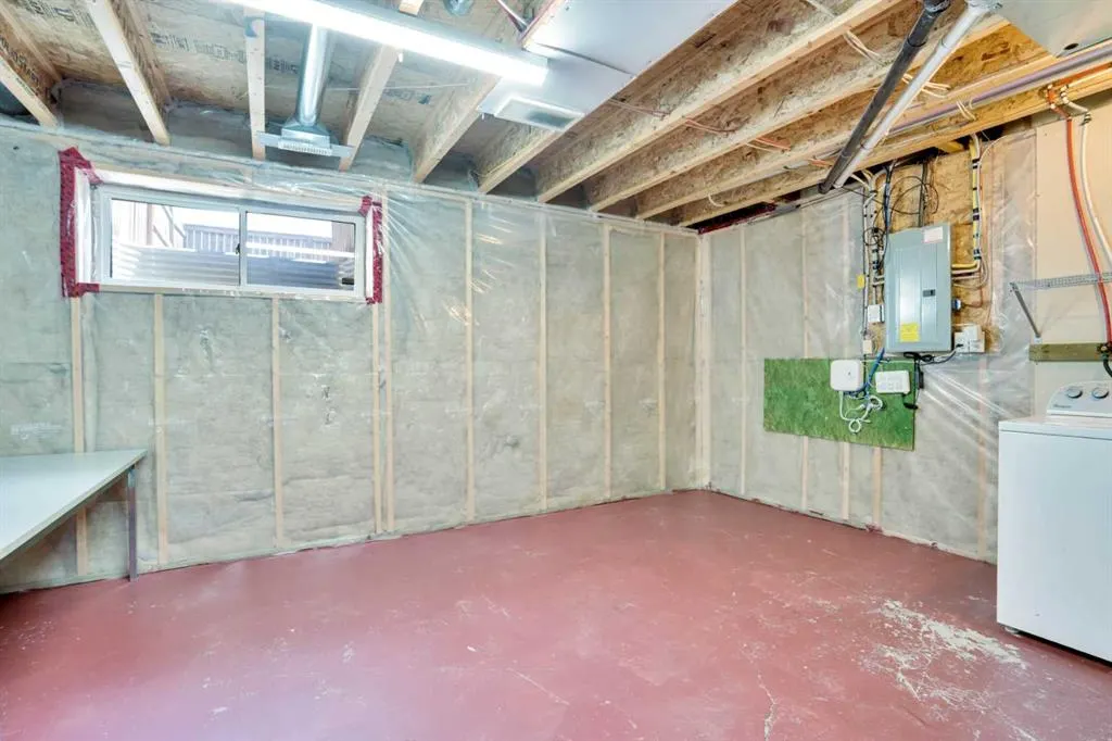 221 Elgin Meadows Park SE