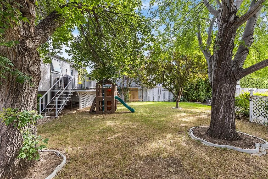 253 Sprague Way SE