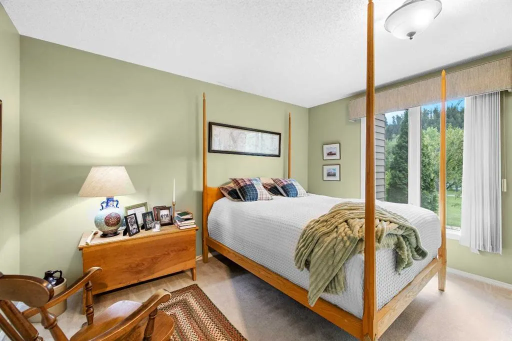 3843 Point Mckay Road NW