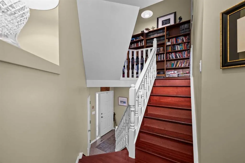3843 Point Mckay Road NW