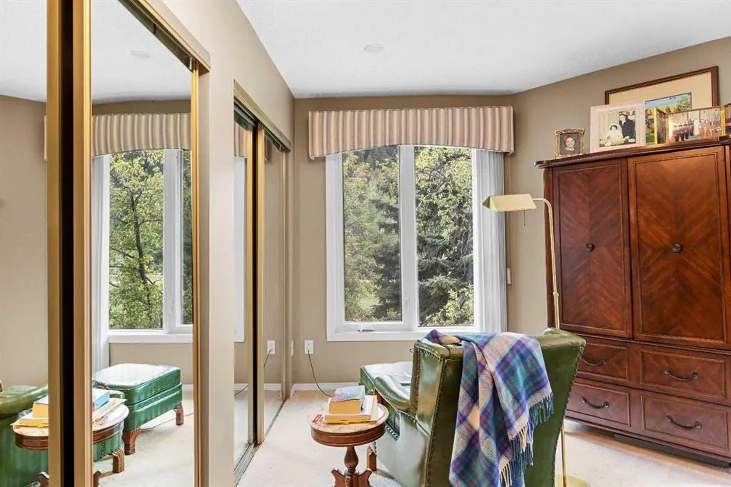 3843 Point Mckay Road NW