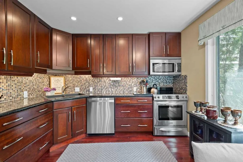 3843 Point Mckay Road NW