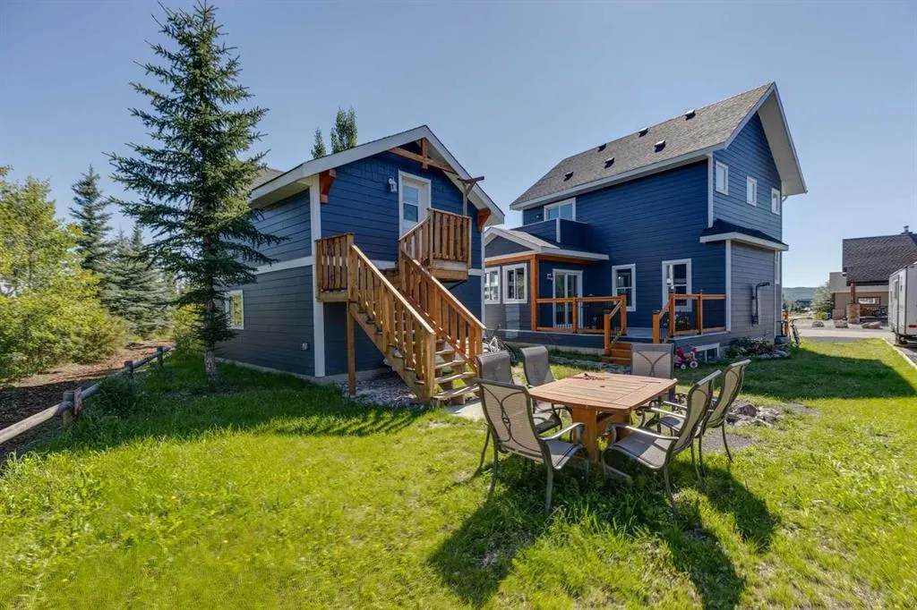 216 Cottageclub Crescent