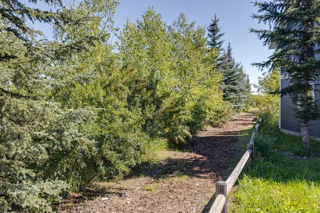 216 Cottageclub Crescent