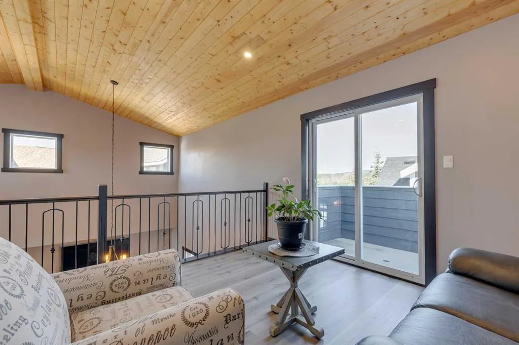 216 Cottageclub Crescent