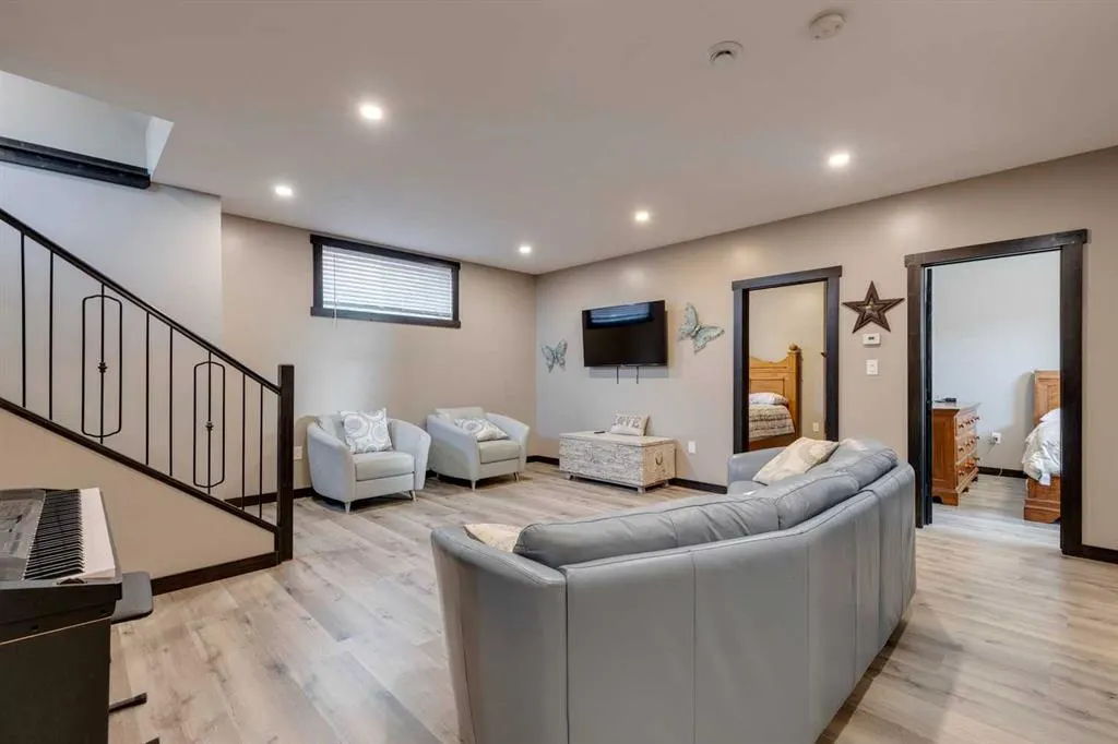 216 Cottageclub Crescent