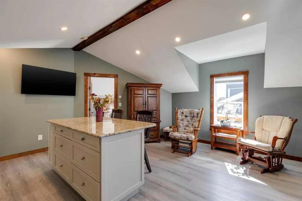 216 Cottageclub Crescent