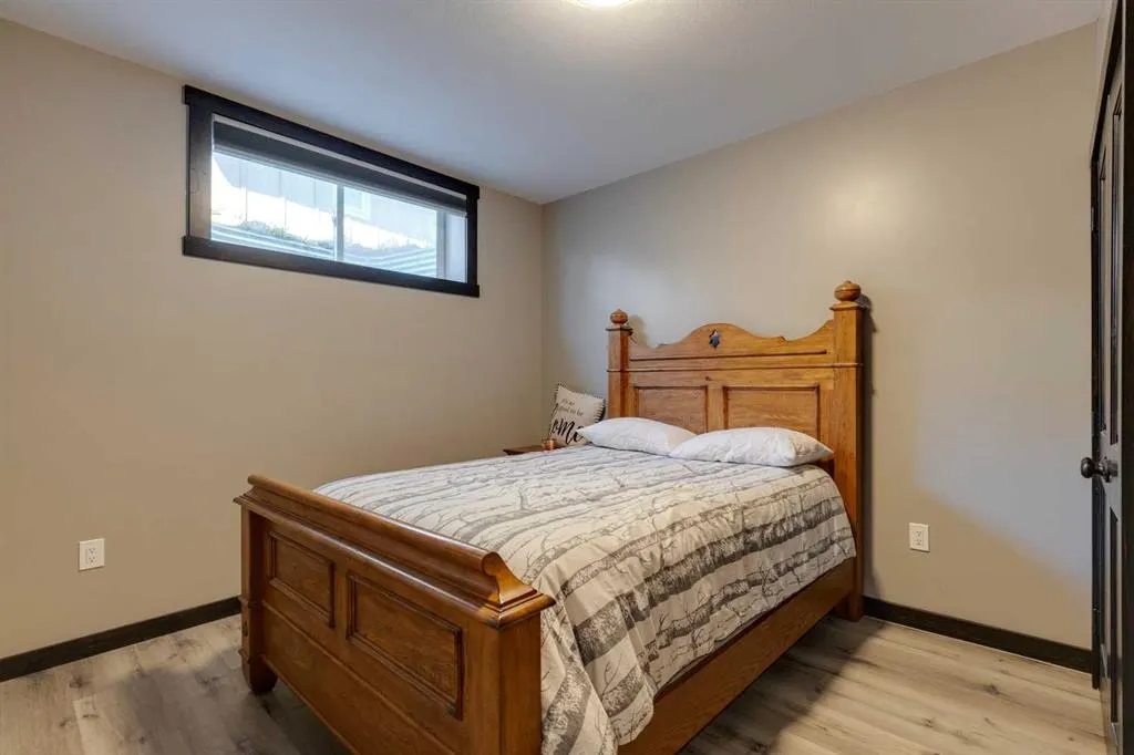 216 Cottageclub Crescent