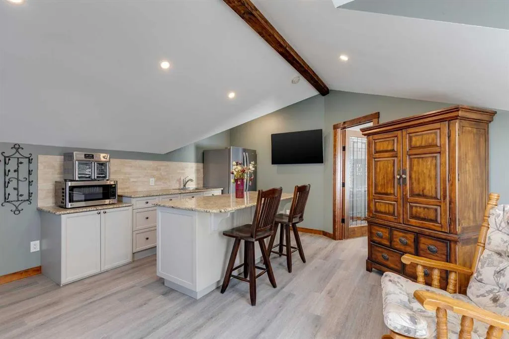 216 Cottageclub Crescent