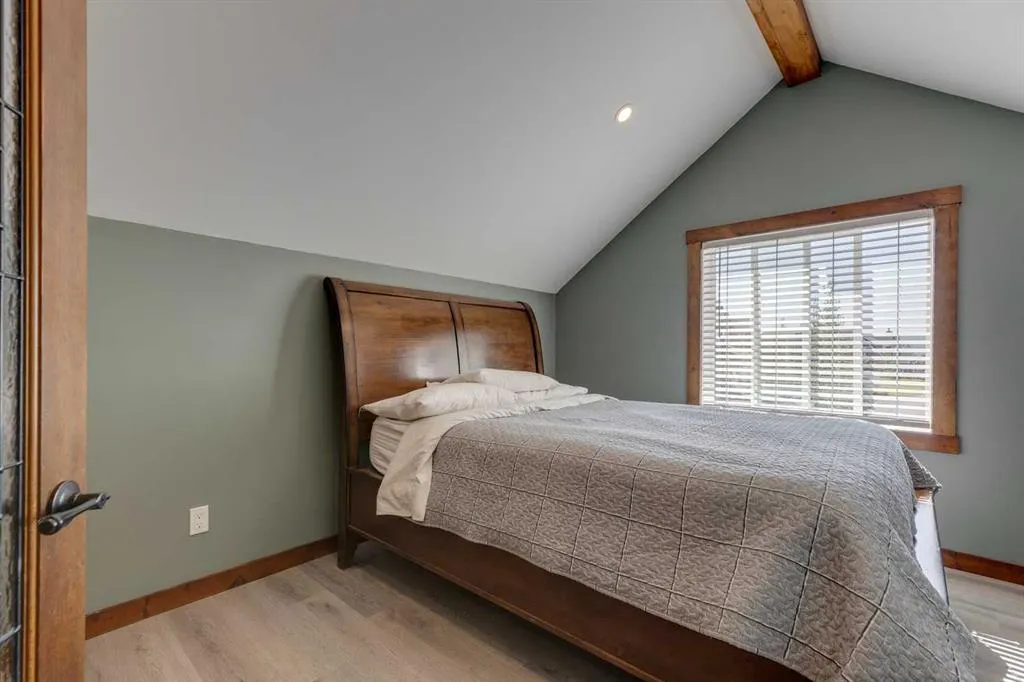 216 Cottageclub Crescent