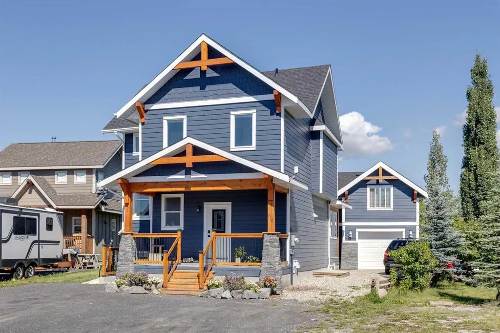 216 Cottageclub Crescent