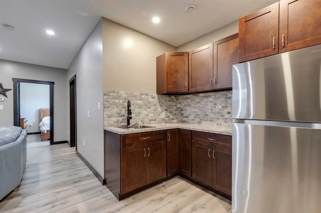 216 Cottageclub Crescent