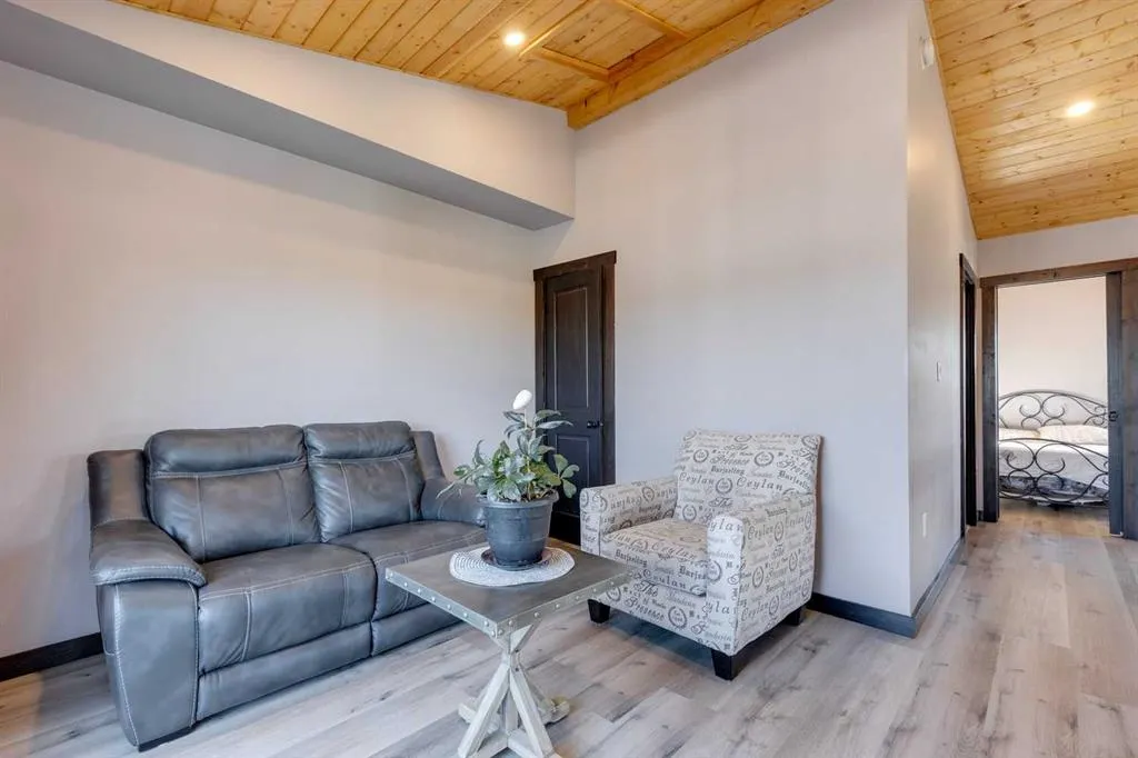 216 Cottageclub Crescent