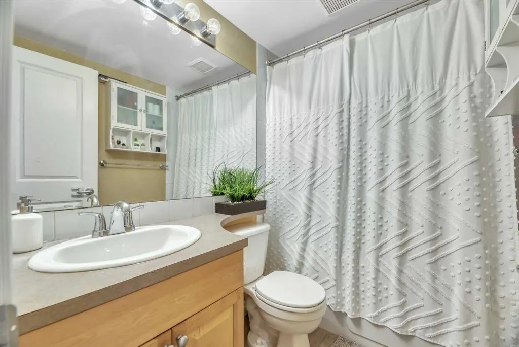 222 5 Avenue NE, #103