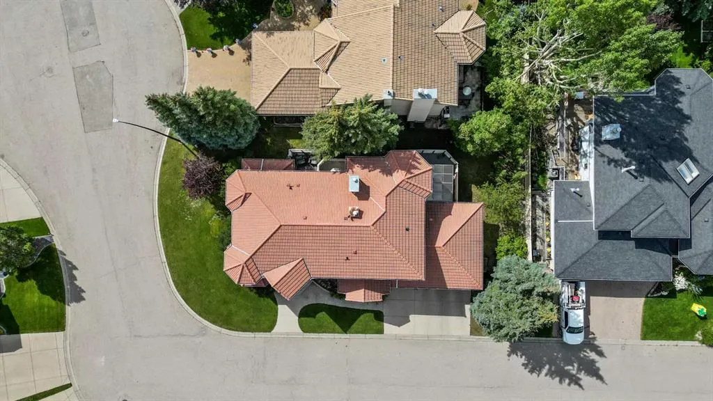 151 Hawkside Close NW