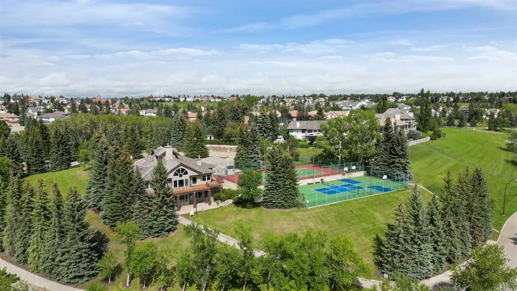151 Hawkside Close NW