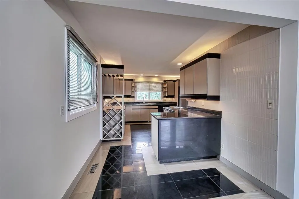 11147 Southdale Road SW