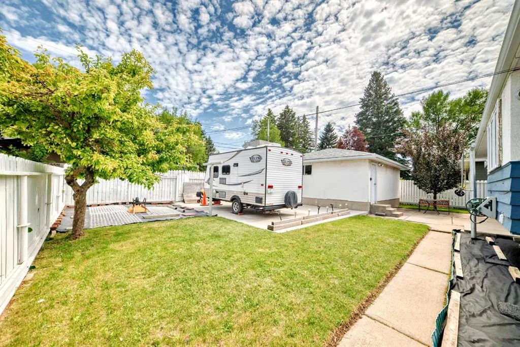 220 Cardiff Drive NW