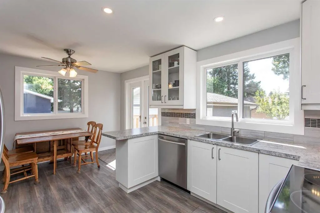 24 Sherwood Crescent