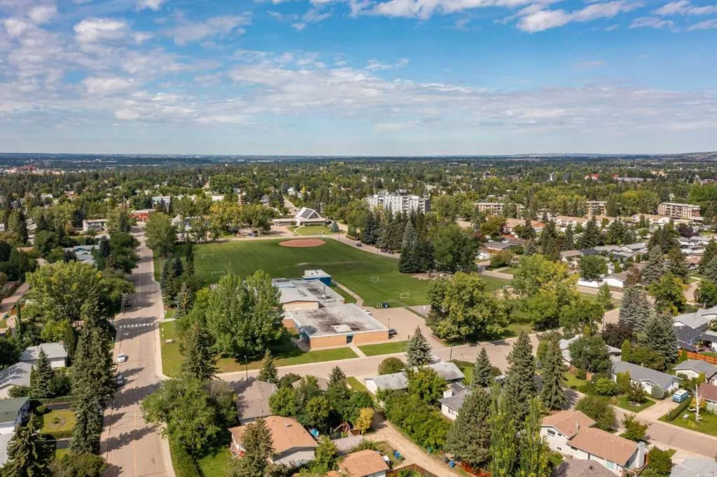 24 Sherwood Crescent