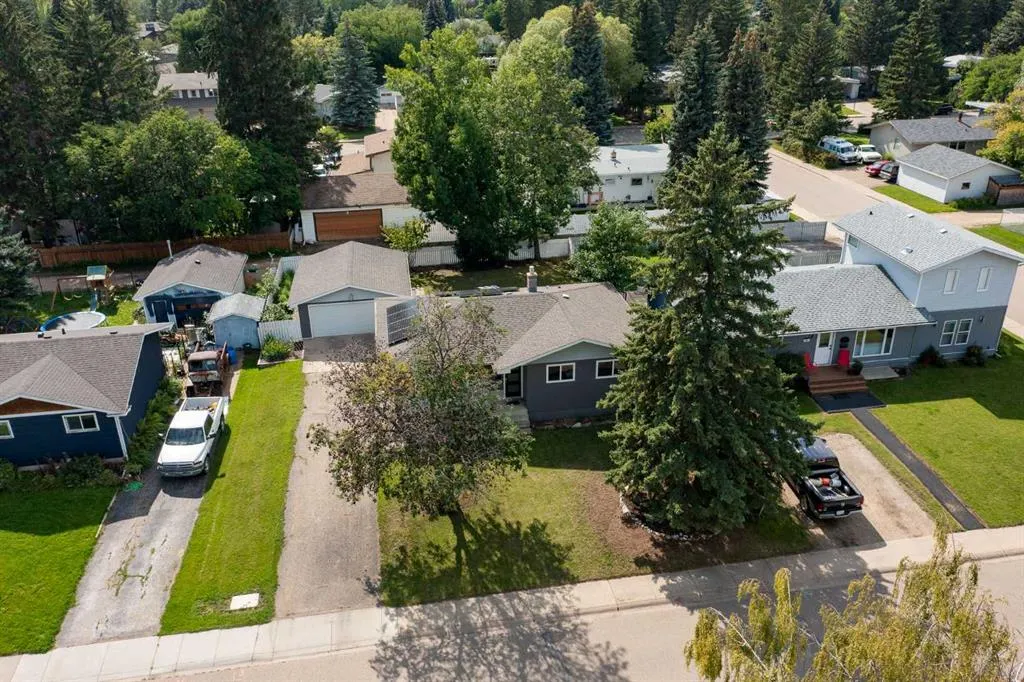 24 Sherwood Crescent