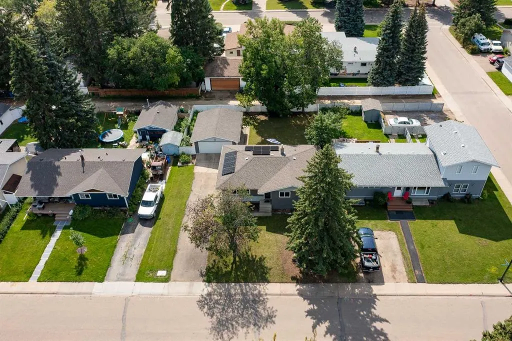 24 Sherwood Crescent