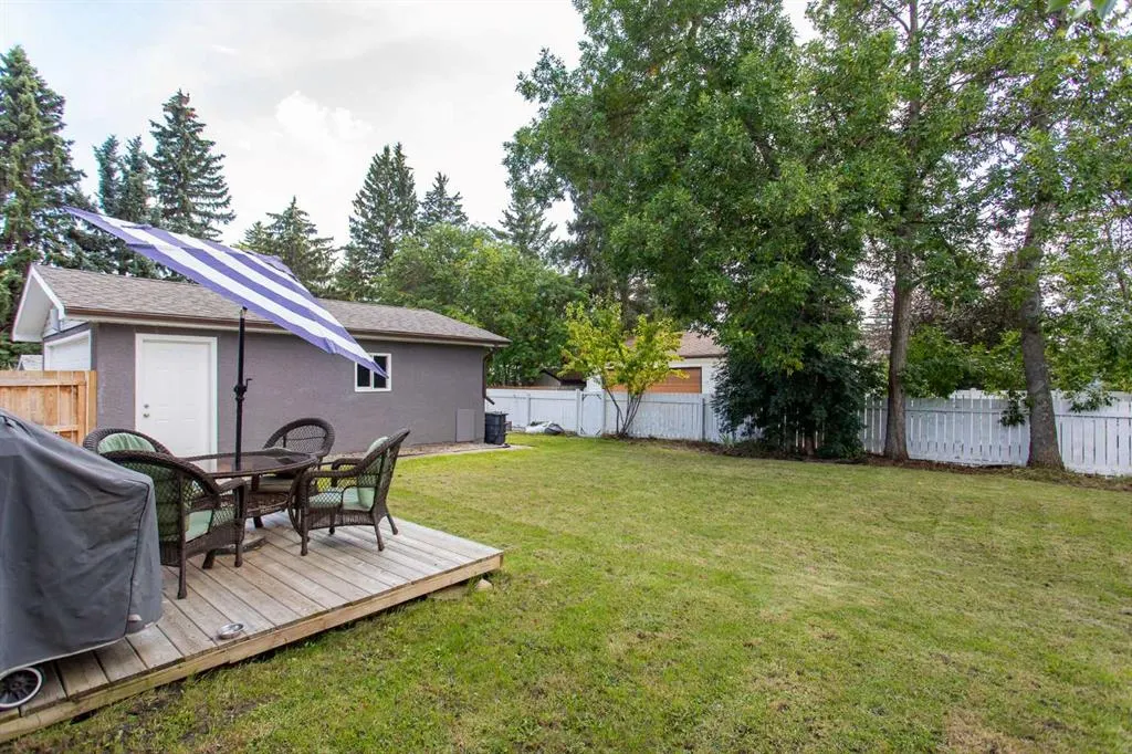 24 Sherwood Crescent