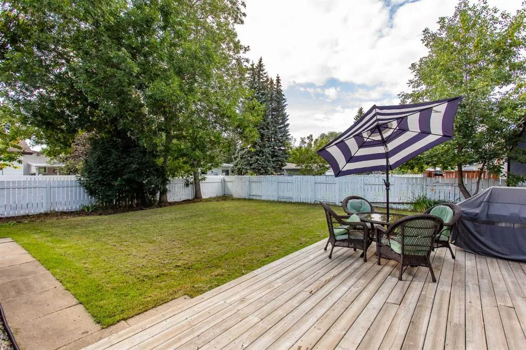 24 Sherwood Crescent