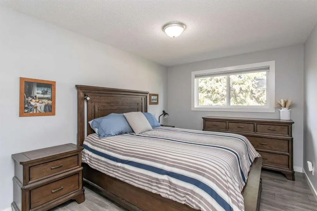 24 Sherwood Crescent