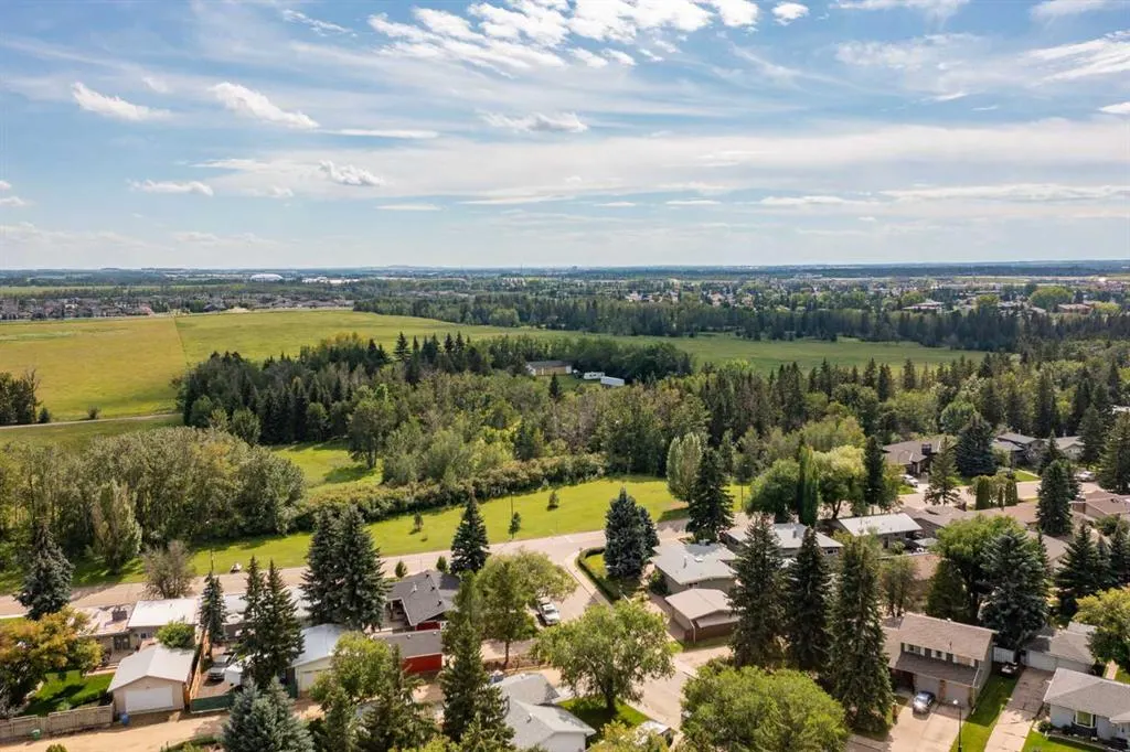 24 Sherwood Crescent