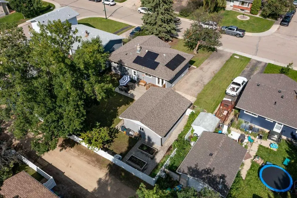 24 Sherwood Crescent