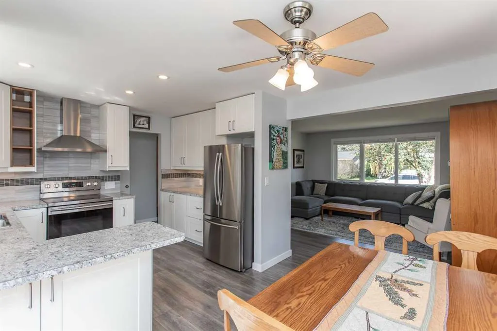 24 Sherwood Crescent