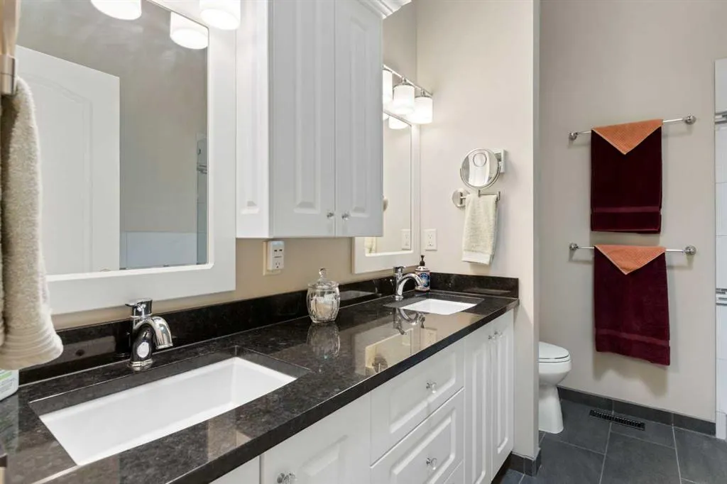 172 Christie Park Manor SW