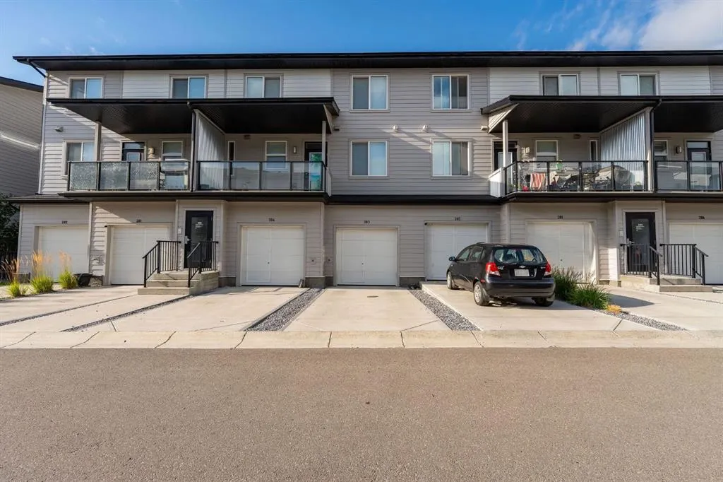 335 Redstone Walk NE, #203