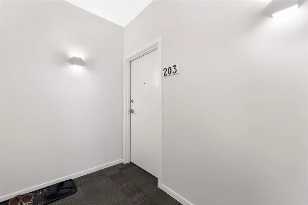 335 Redstone Walk NE, #203