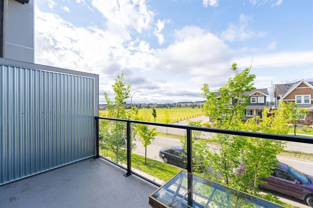 335 Redstone Walk NE, #203