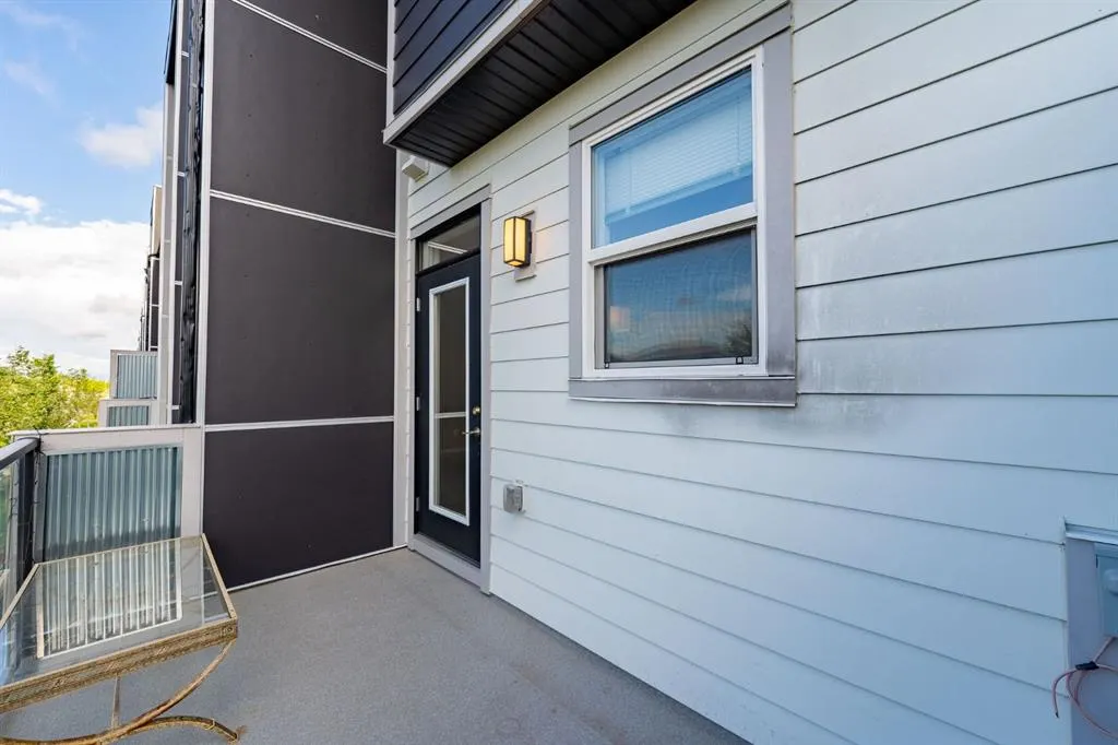 335 Redstone Walk NE, #203