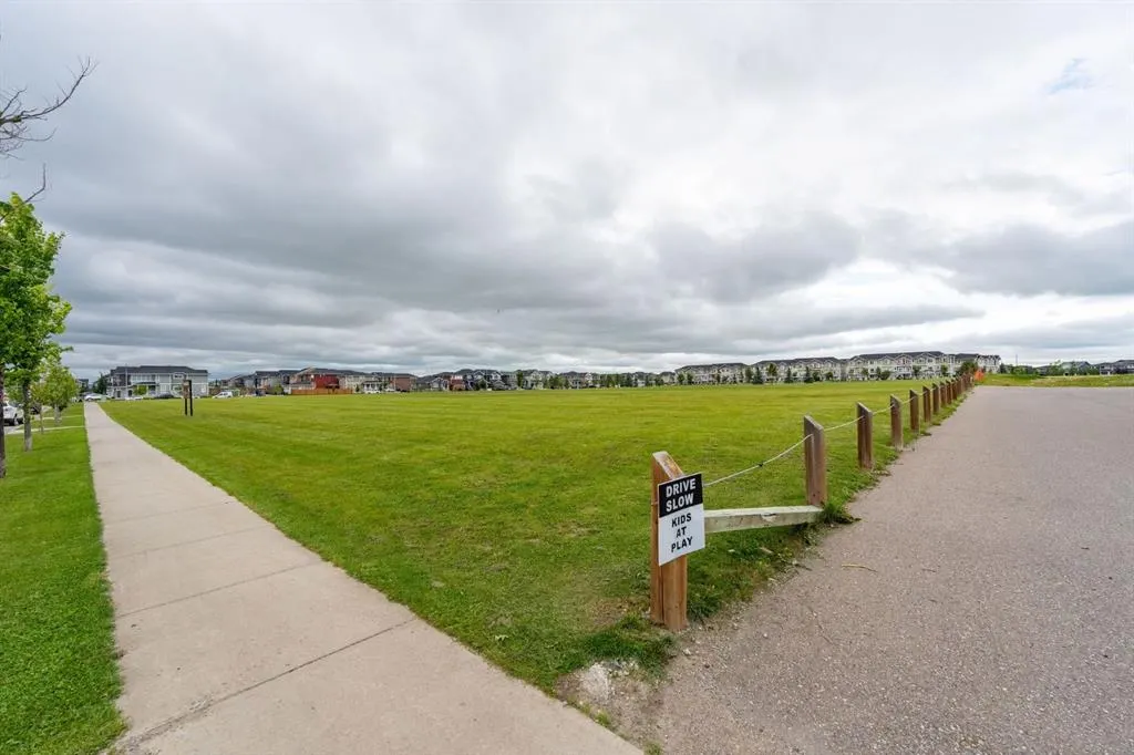 335 Redstone Walk NE, #203
