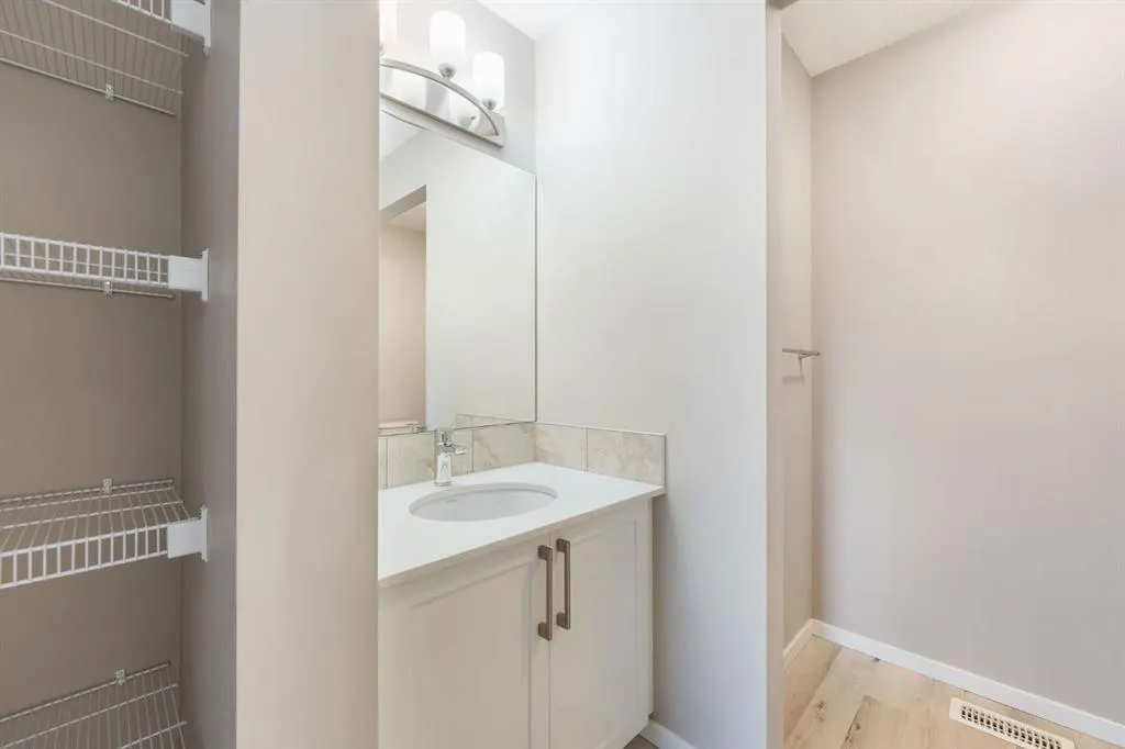 335 Redstone Walk NE, #203