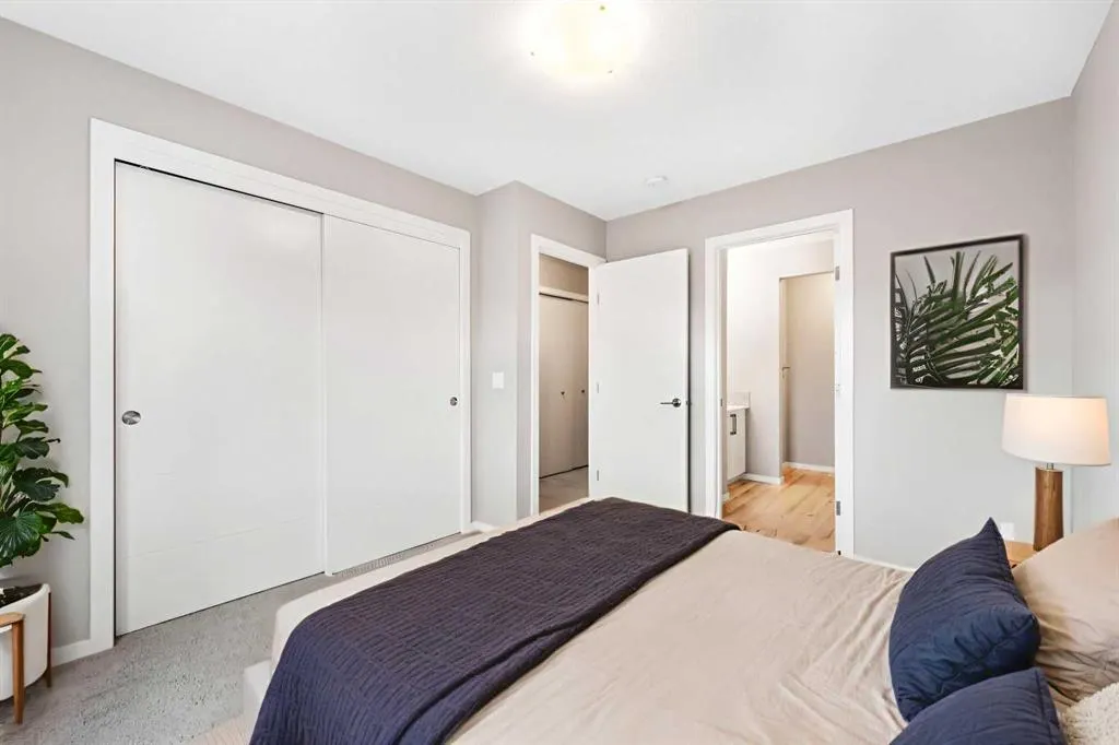 335 Redstone Walk NE, #203