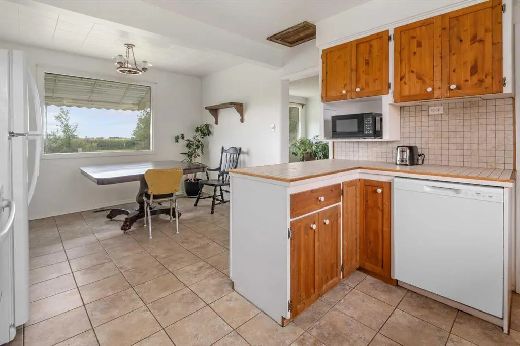 270180 Township Road 250