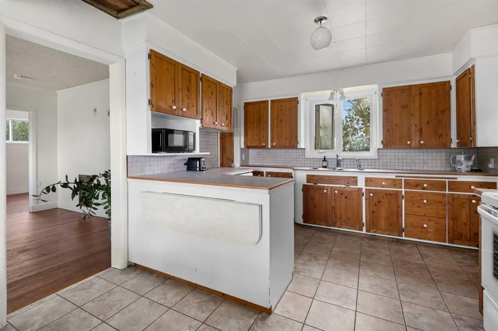 270180 Township Road 250