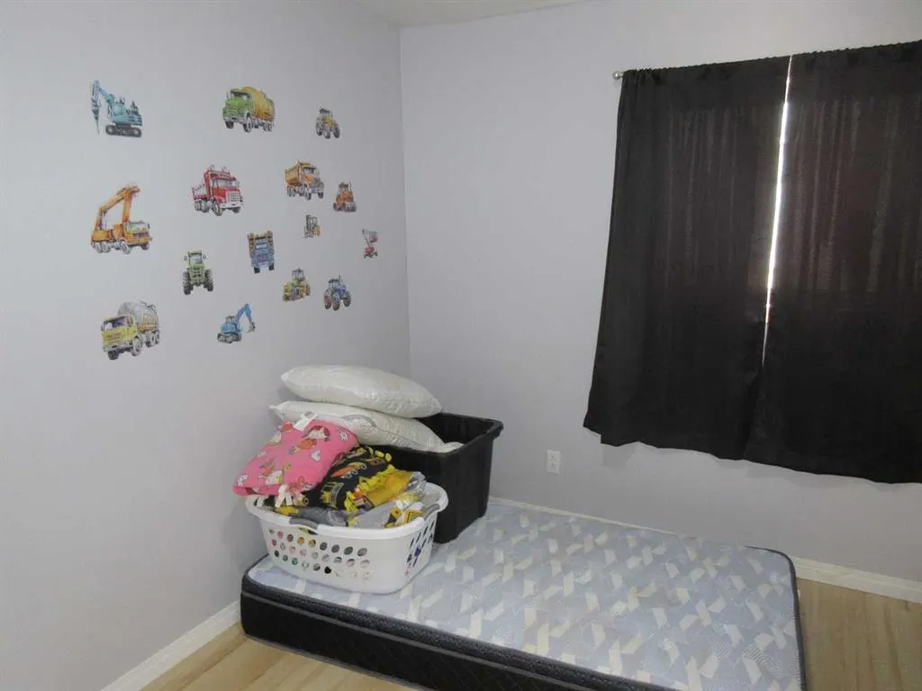 9 2 Avenue S