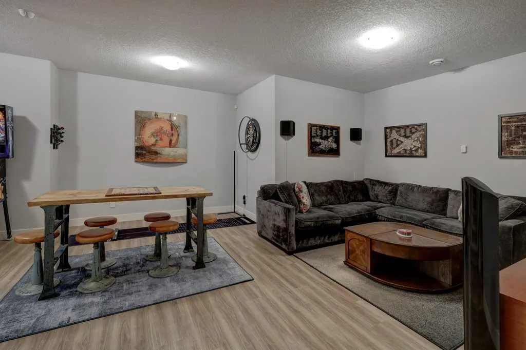 1138 Coopers Drive SW