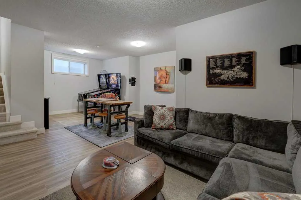 1138 Coopers Drive SW