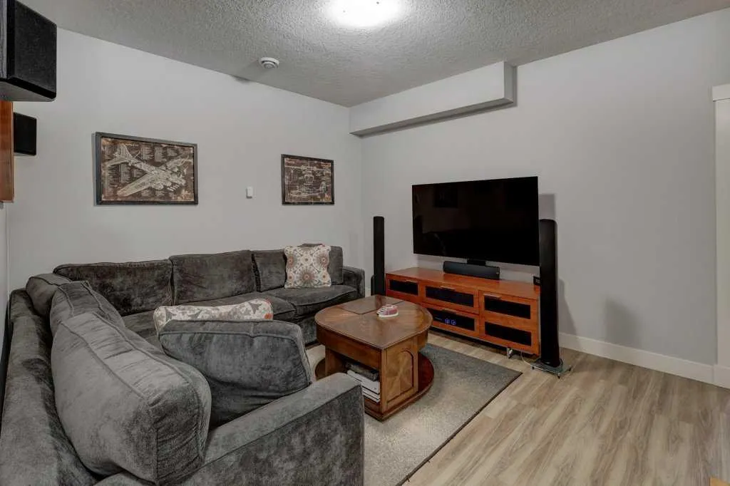 1138 Coopers Drive SW