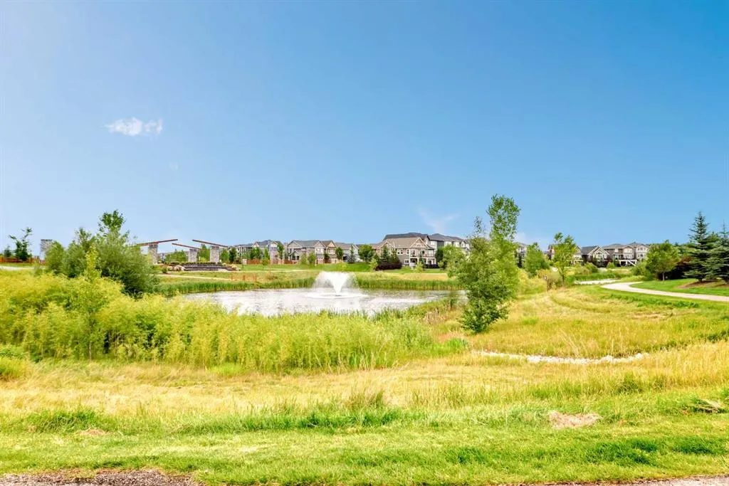 106 Kingfisher Crescent SE