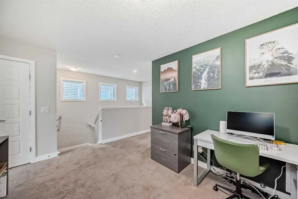 106 Kingfisher Crescent SE
