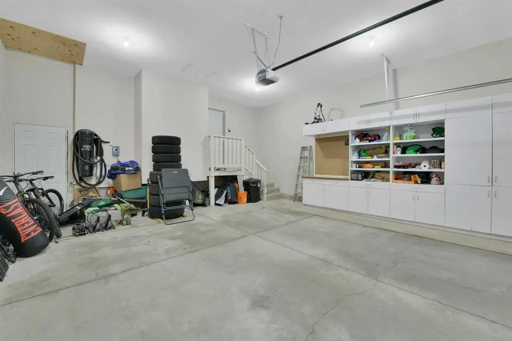 222 200 Ramage Close