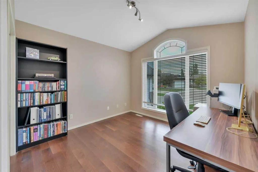 222 200 Ramage Close
